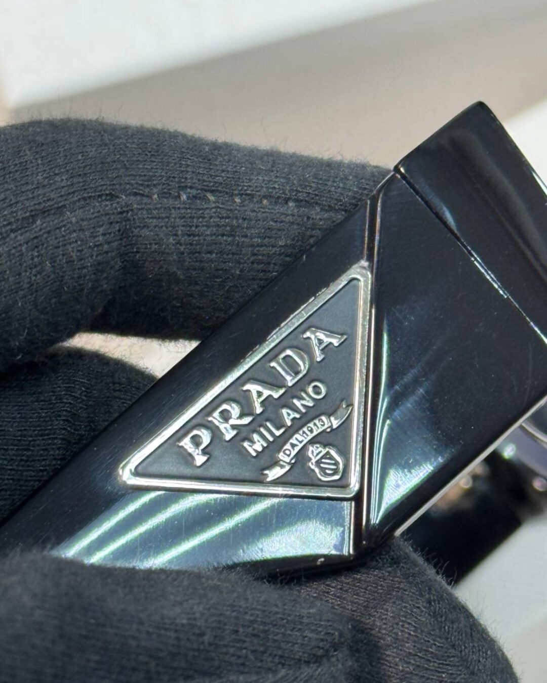 Очки Prada