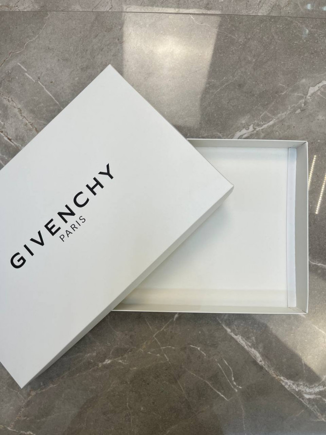 Коробка Givenchy