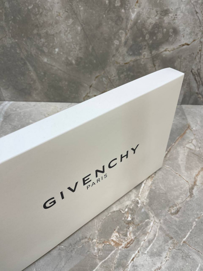 Коробка Givenchy