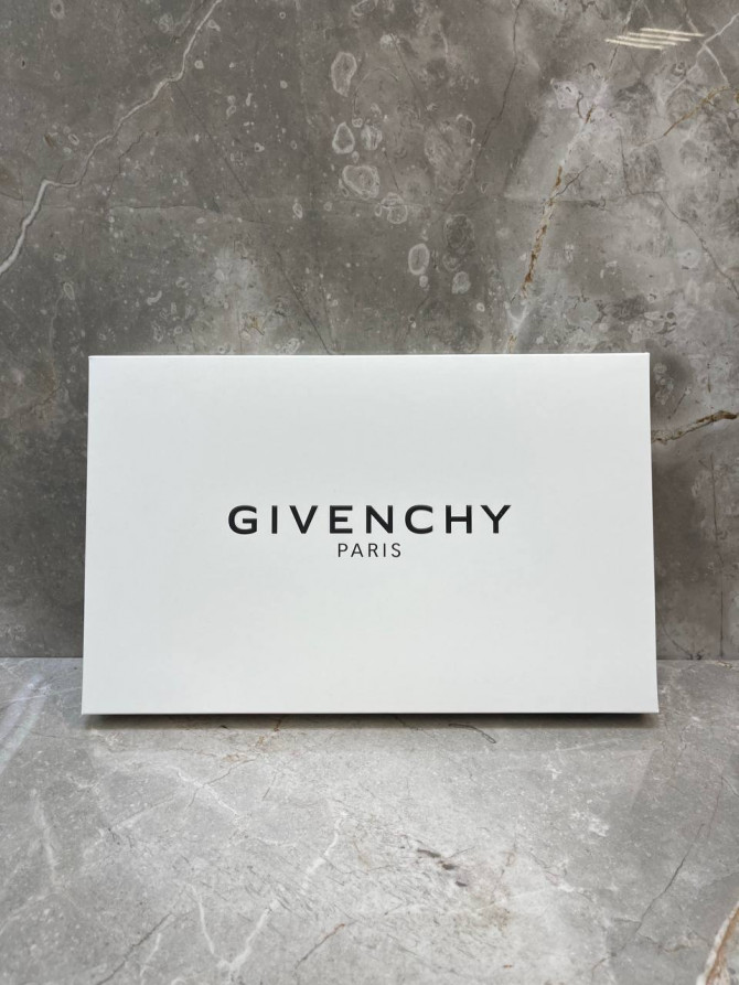 Коробка Givenchy