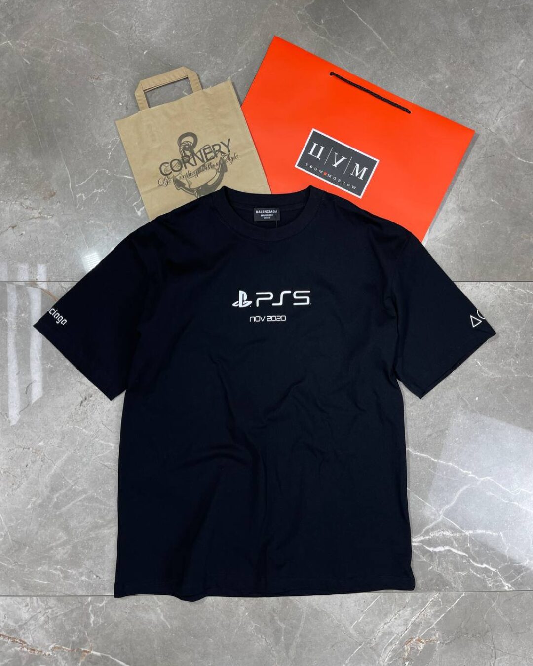 Футболка Balenciaga