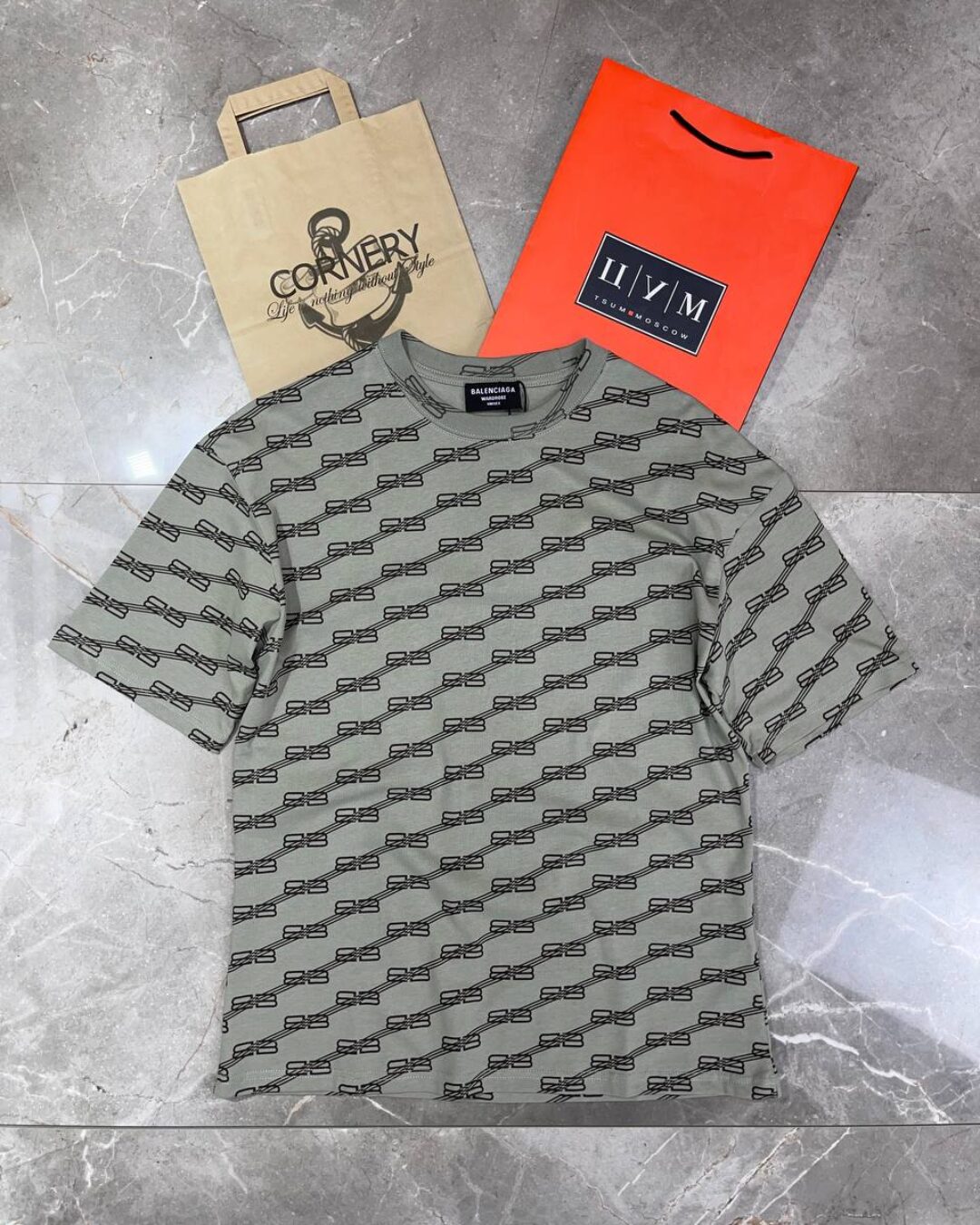 Футболка Balenciaga