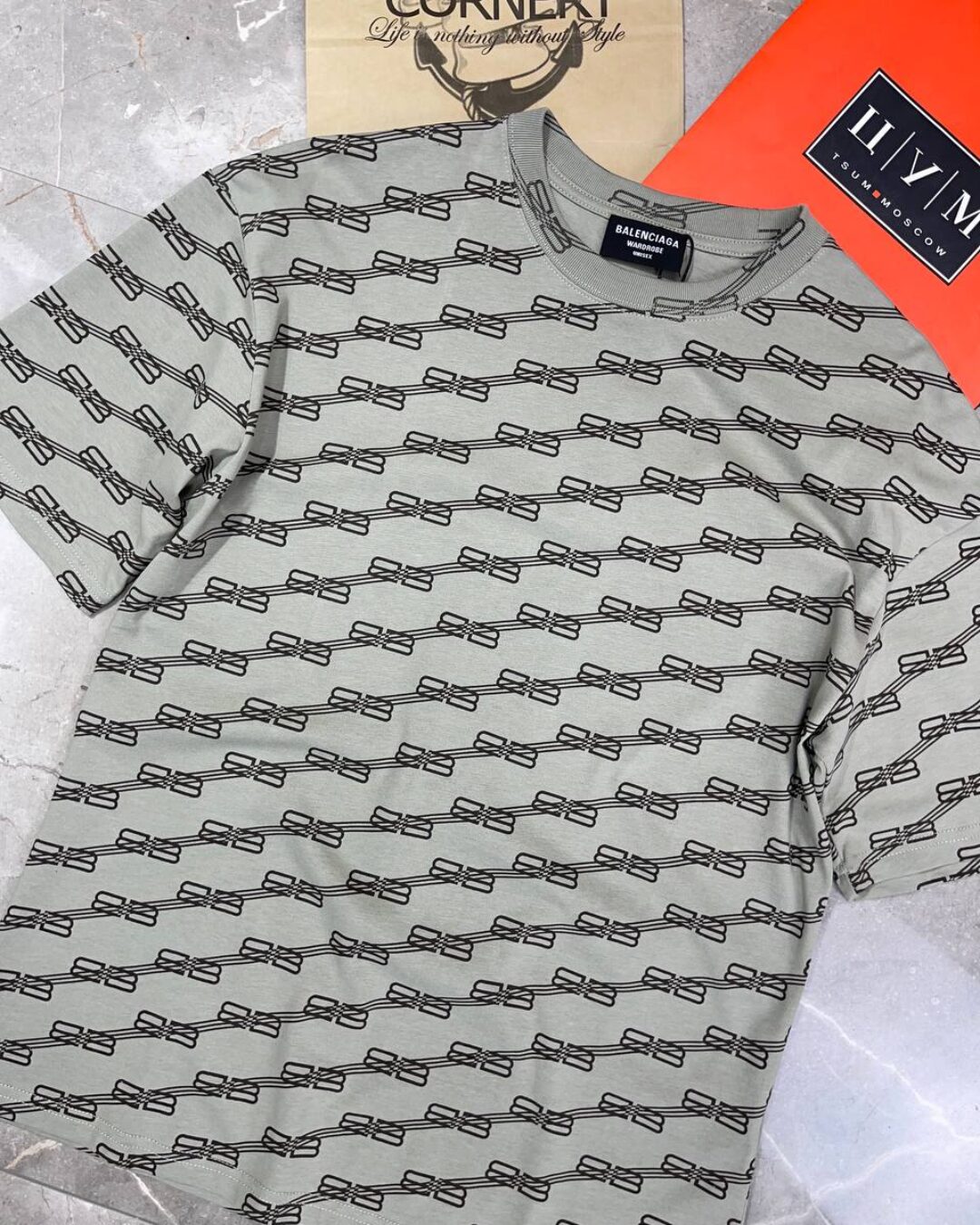 Футболка Balenciaga — фото 8