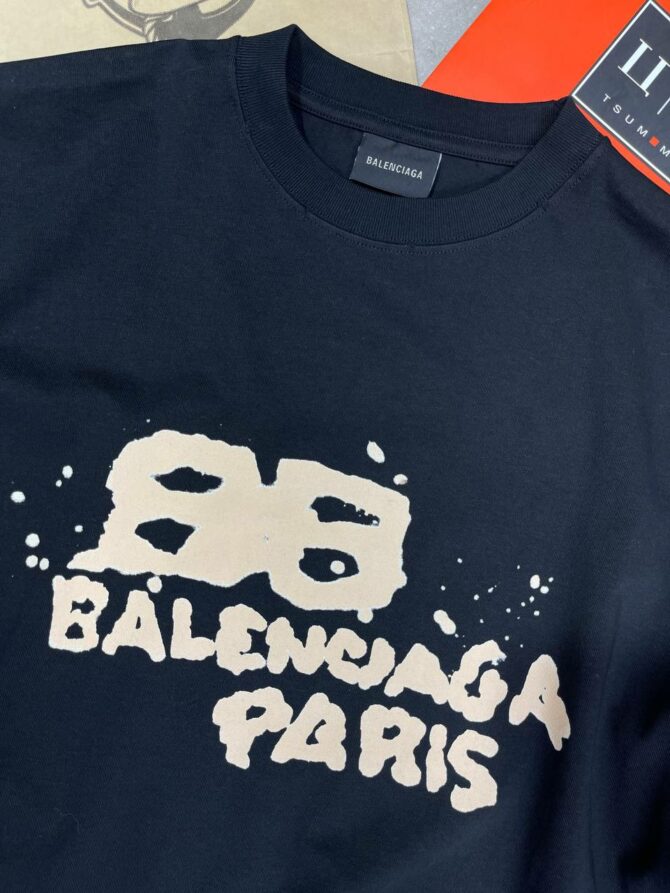 Футболка Balenciaga