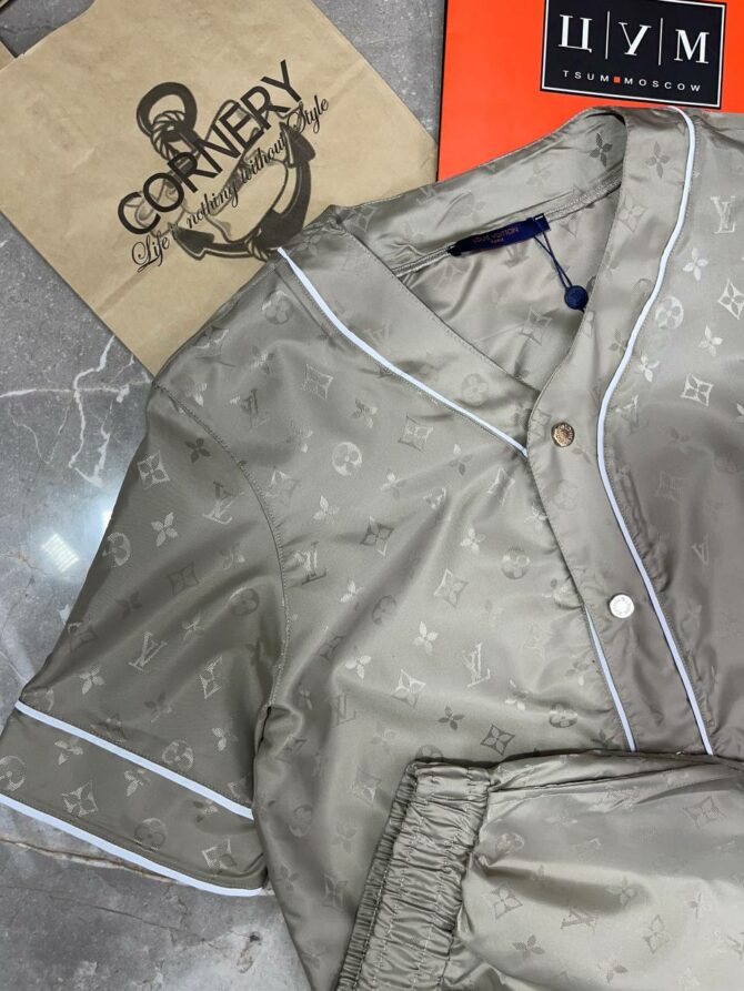 Костюм Louis Vuitton