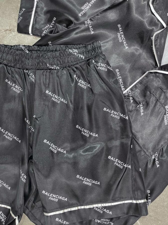 Костюм Balenciaga