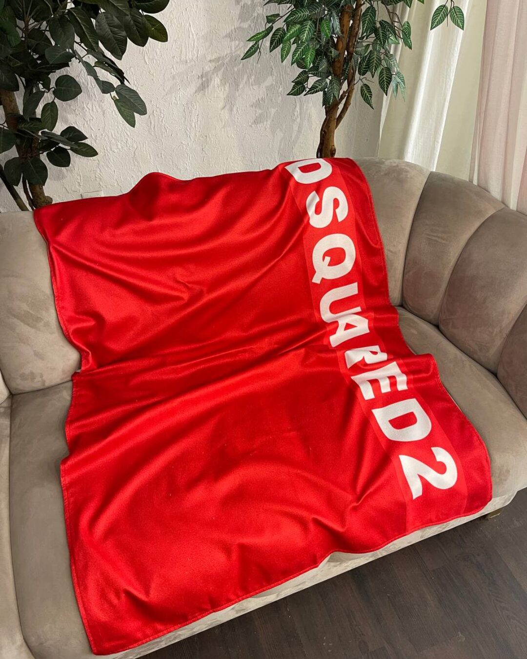 Полотенце Dsquared
