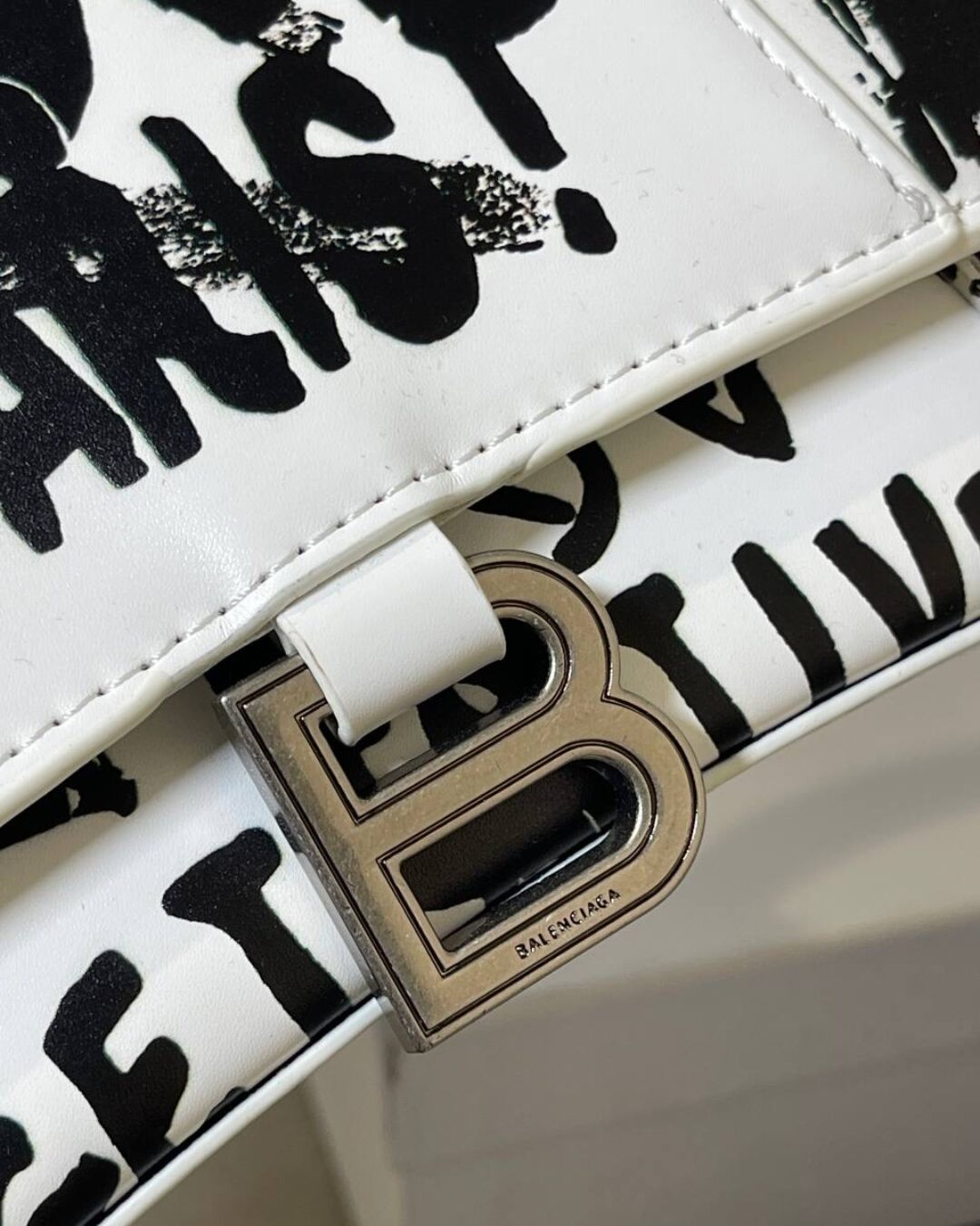 Сумка Balenciaga Hourglass XS