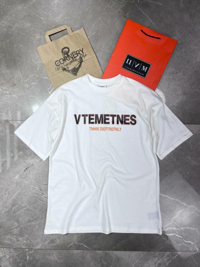 Футболка Vetements
