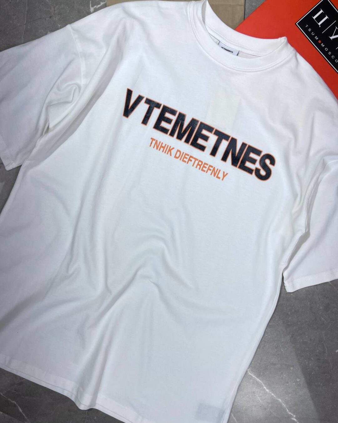 Футболка Vetements Think Dieftrefnly — фото 4