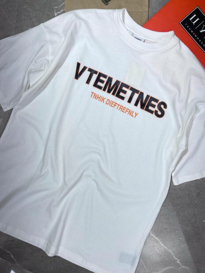 Футболка Vetements