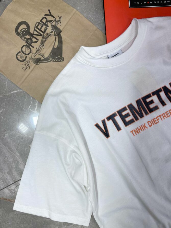 Футболка Vetements