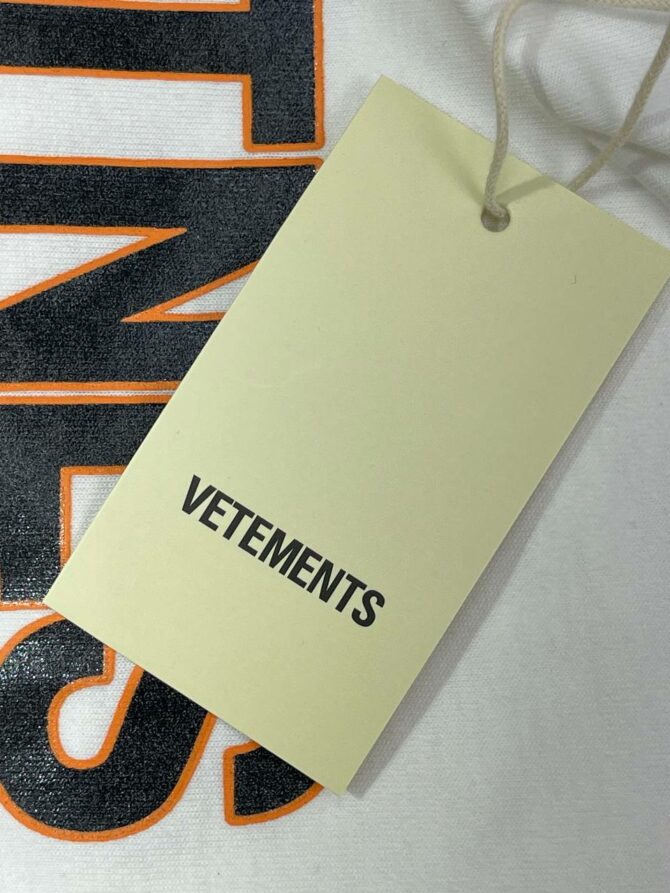 Футболка Vetements