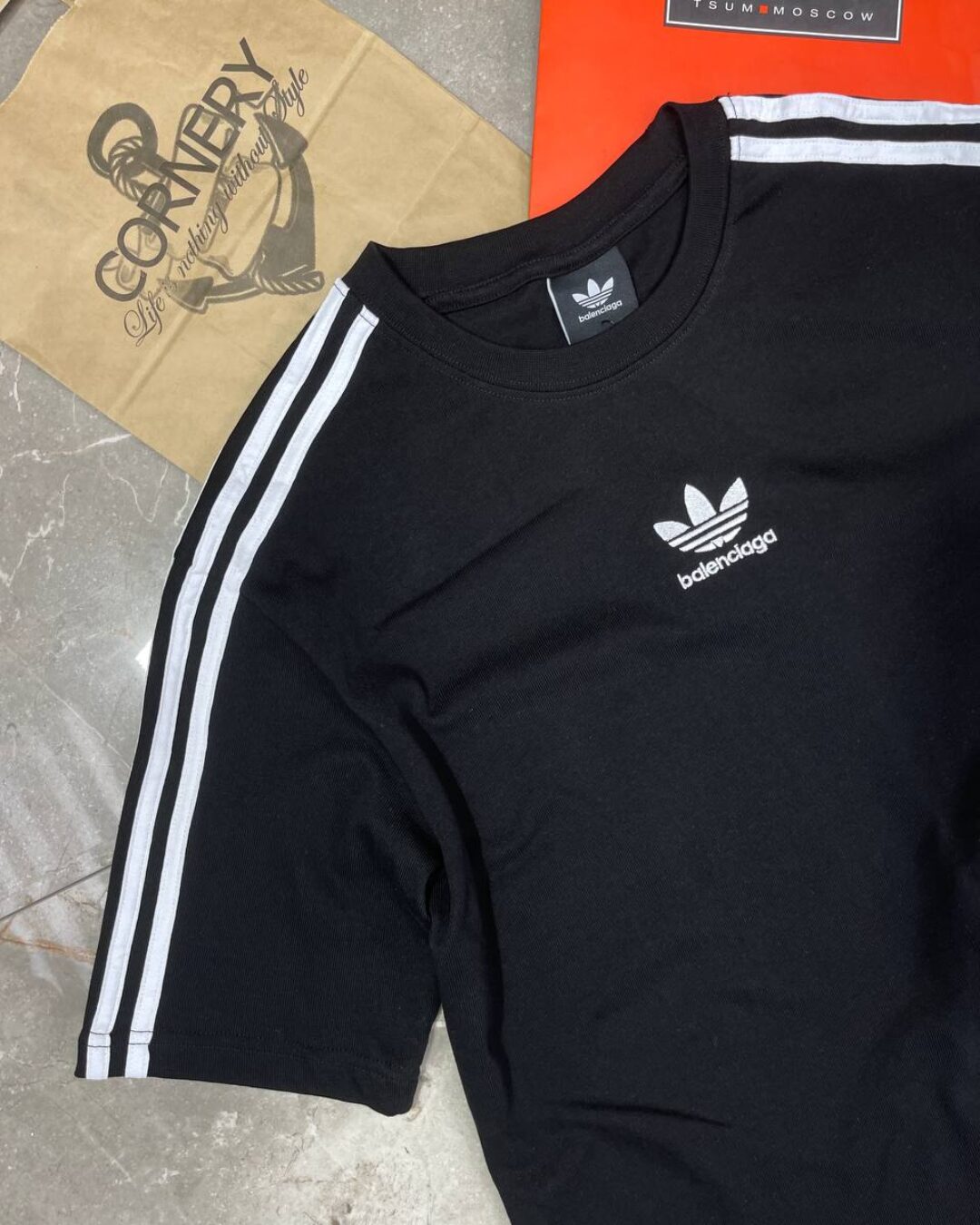 Футболка Balenciaga x Adidas — фото 3