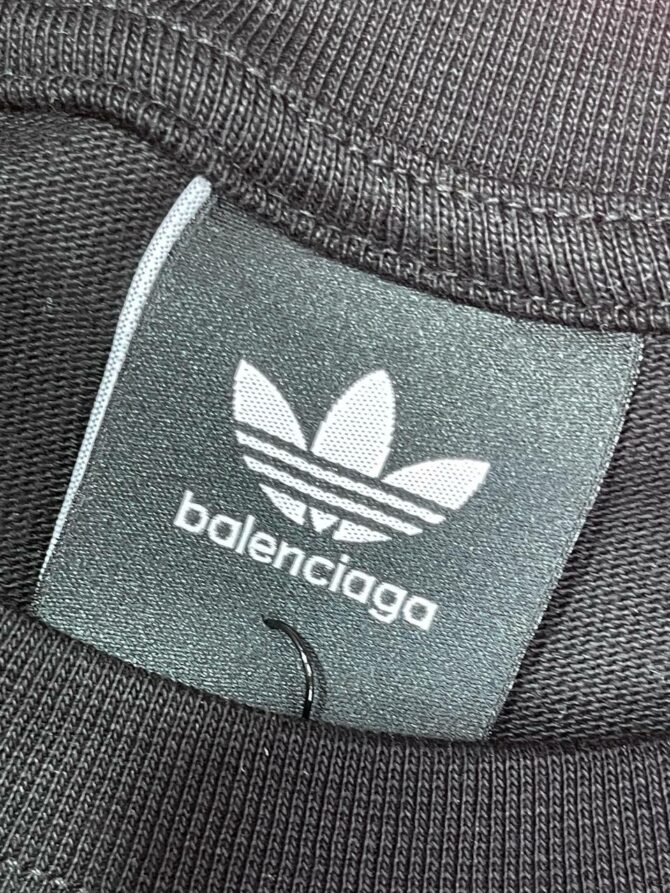 Футболка Balenciaga x Adidas