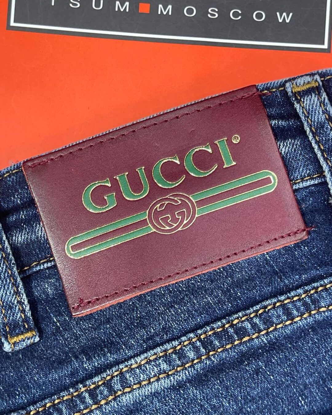 Джинсы Gucci — фото 9