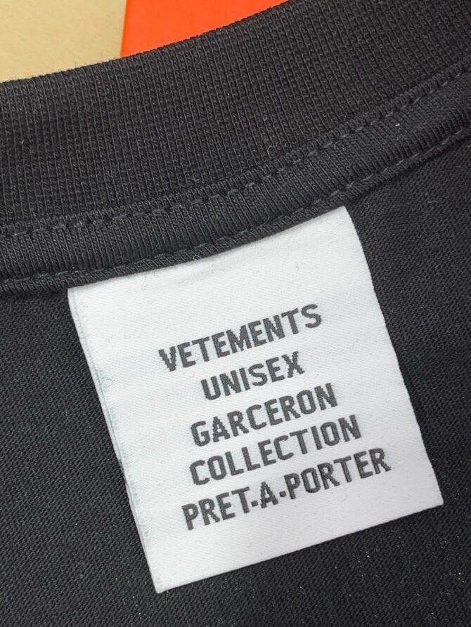 Футболка Vetements