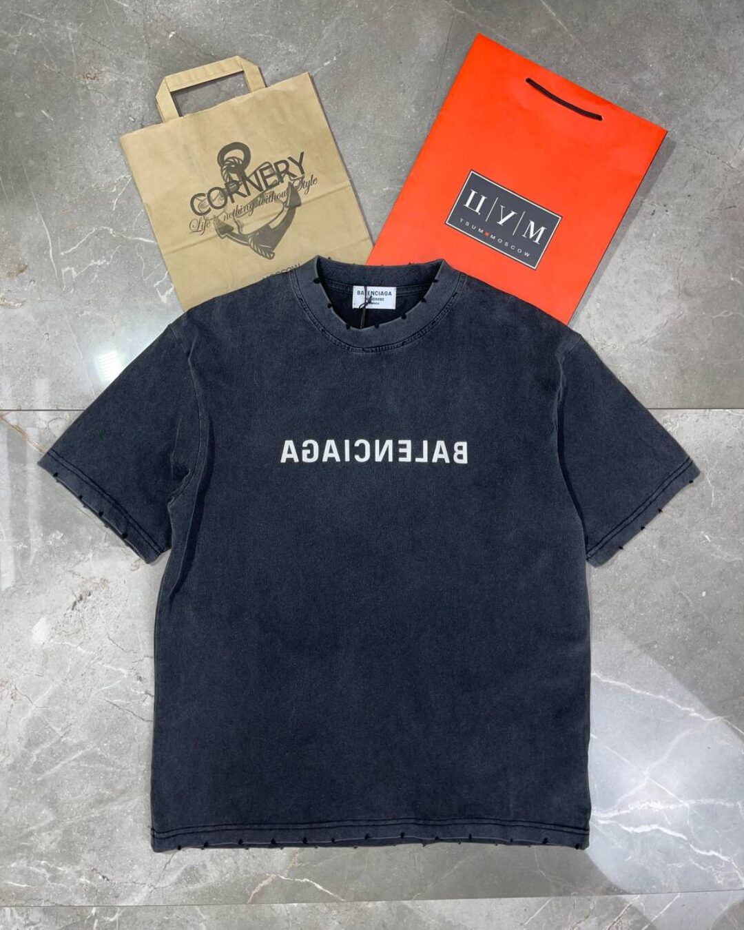 Футболка Balenciaga