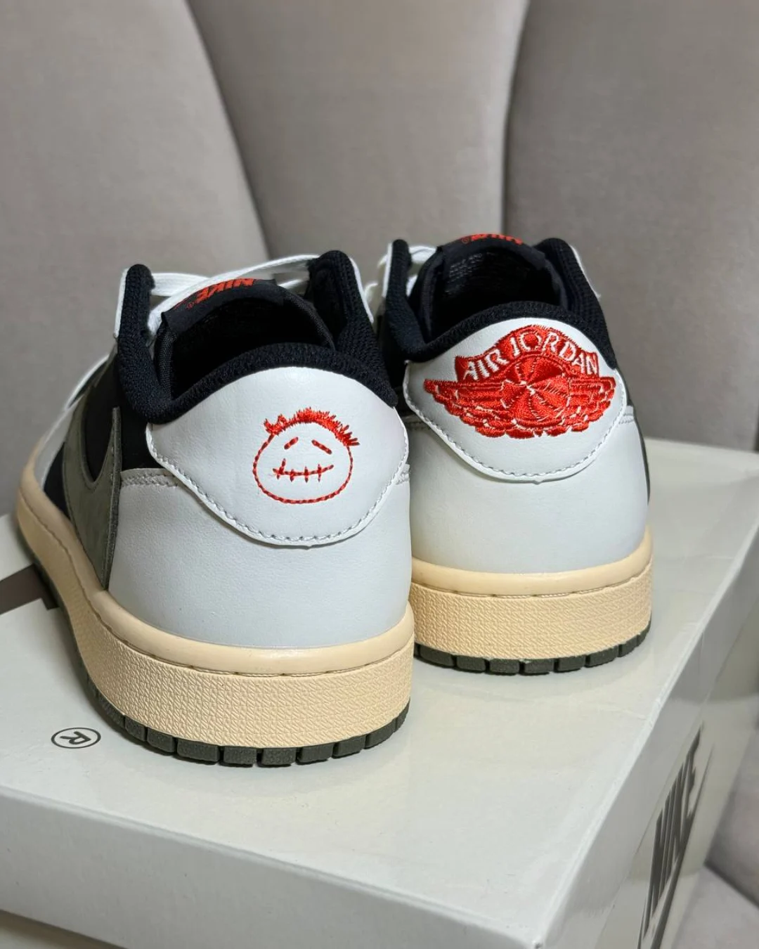 Кеды Travis Scott X Air Jordan 1 Retro Low OG Olive — фото 6