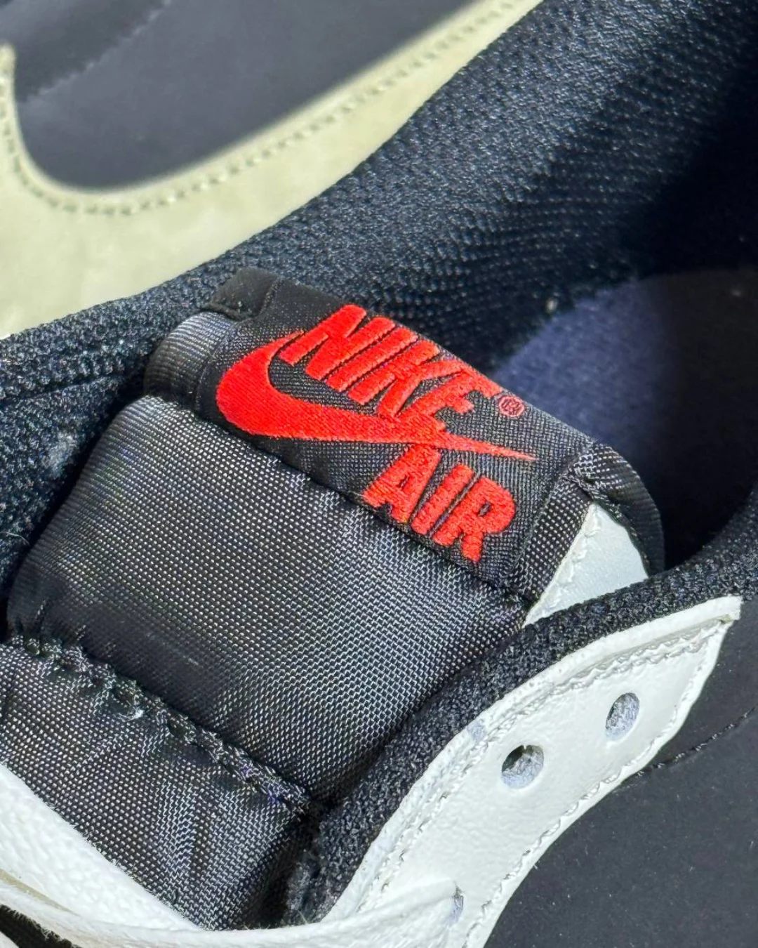 Кеды Travis Scott X Air Jordan 1 Retro Low OG Olive — фото 7