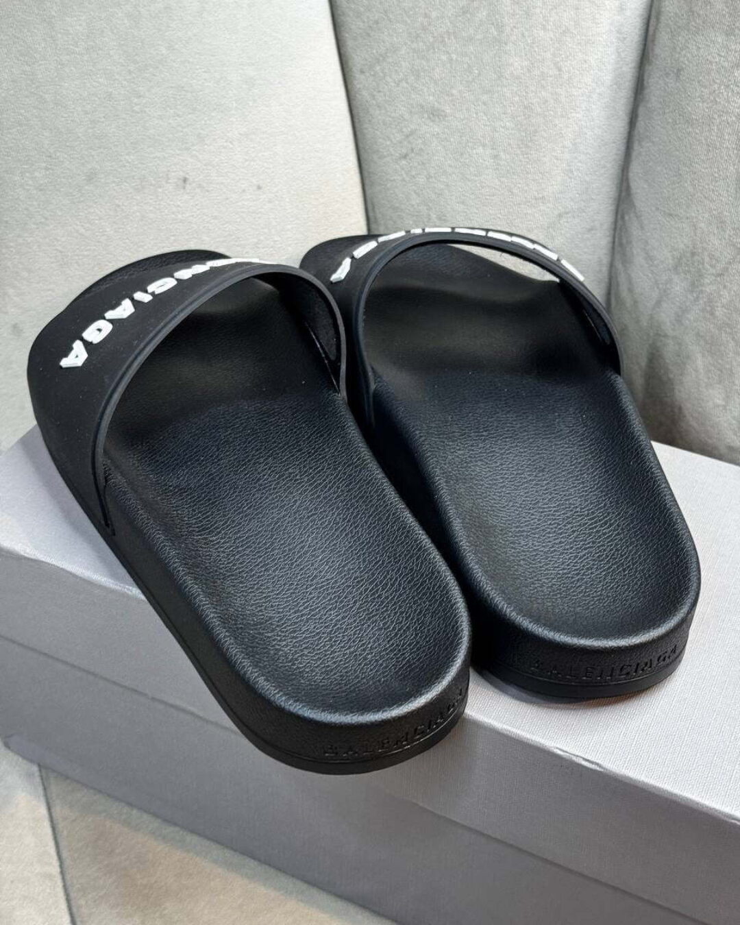 Тапки Balenciaga