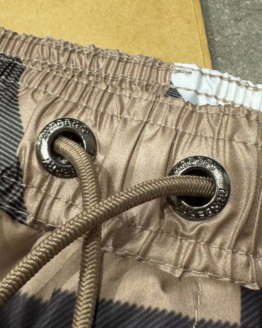 Шорты Burberry