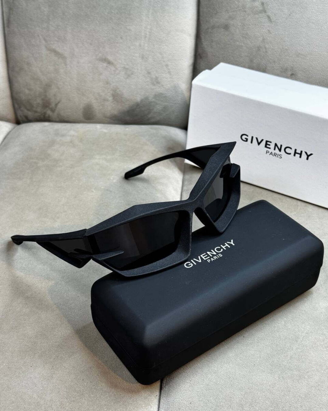 Очки Givenchy