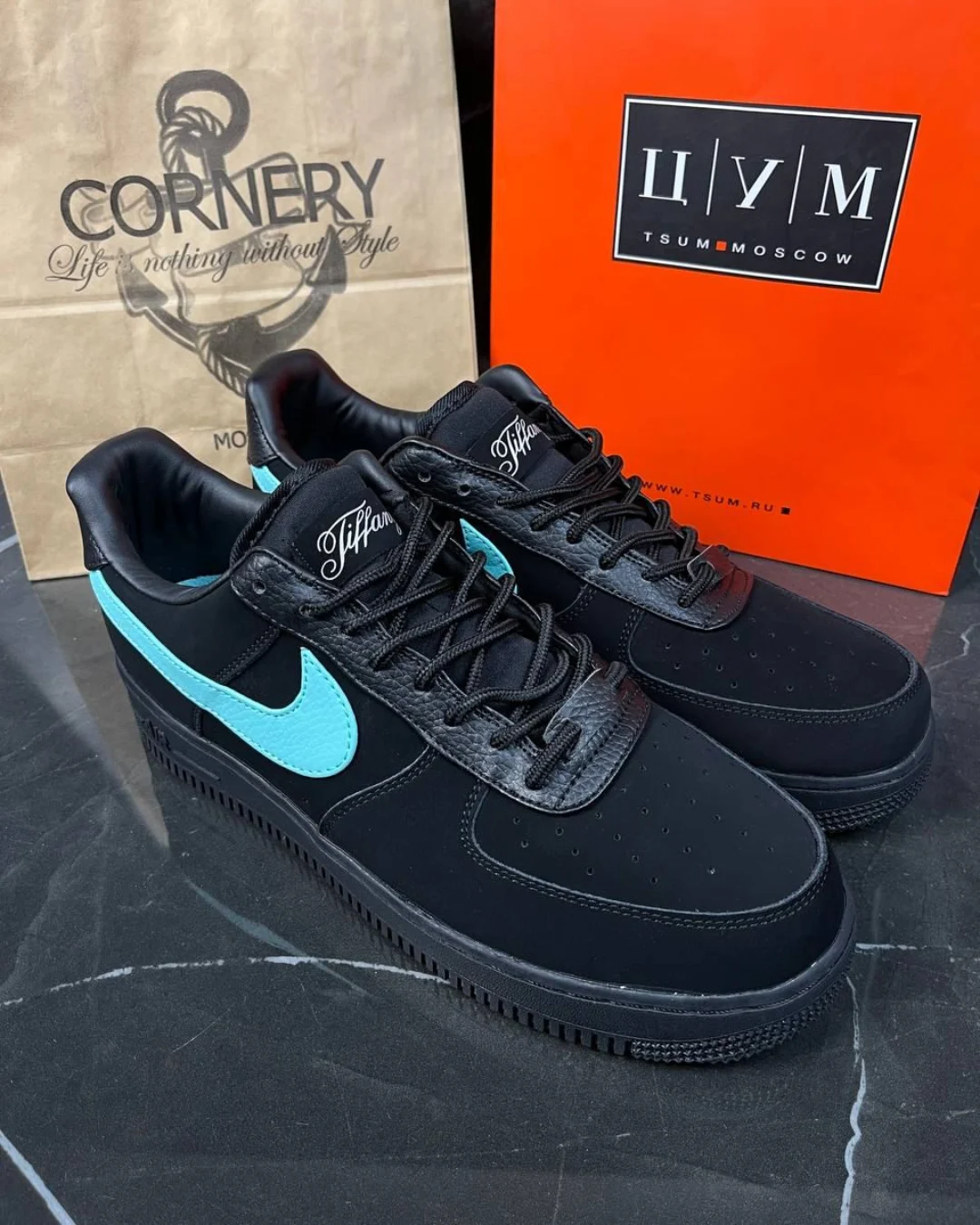Кроссовки Nike x Tiffany