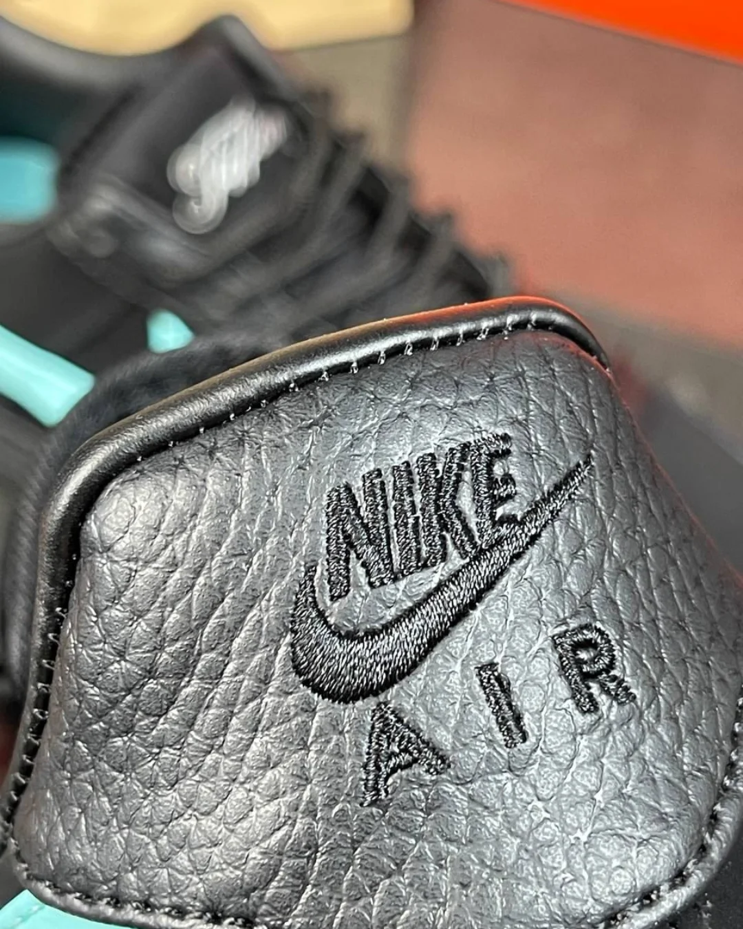 Кроссовки Nike x Tiffany — фото 4