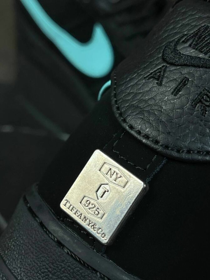 Кроссовки Nike x Tiffany