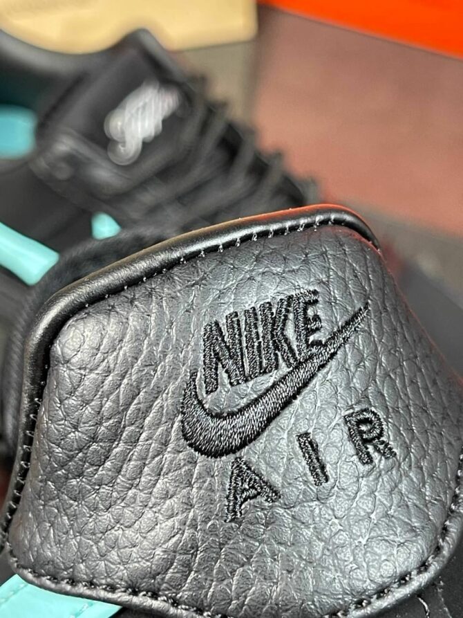 Кроссовки Nike x Tiffany