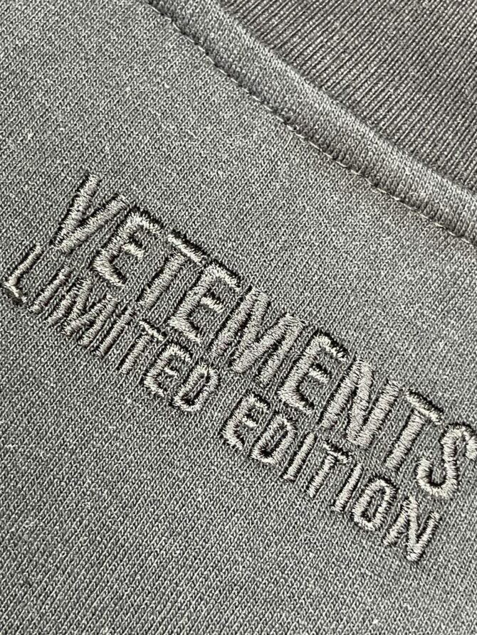 Футболка Vetements