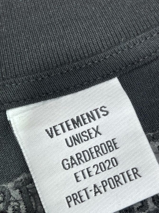 Футболка Vetements