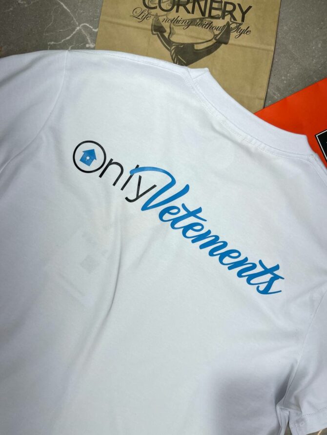 Футболка Vetements