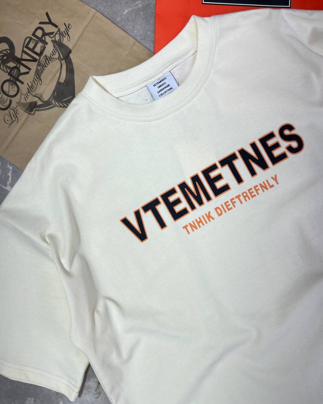 Футболка Vetements Think Dieftrefnly — фото 6