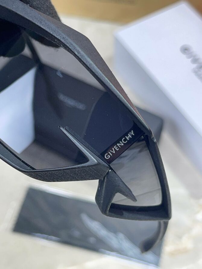 Очки Givenchy