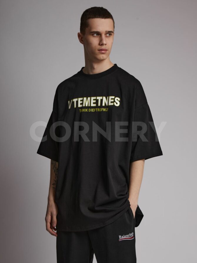 Футболка Vetements