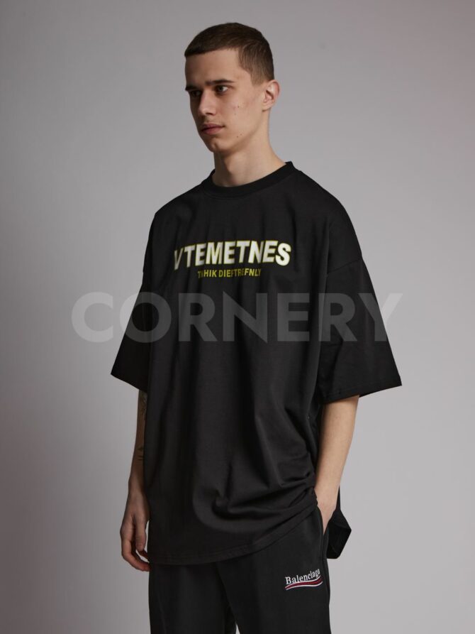 Футболка Vetements