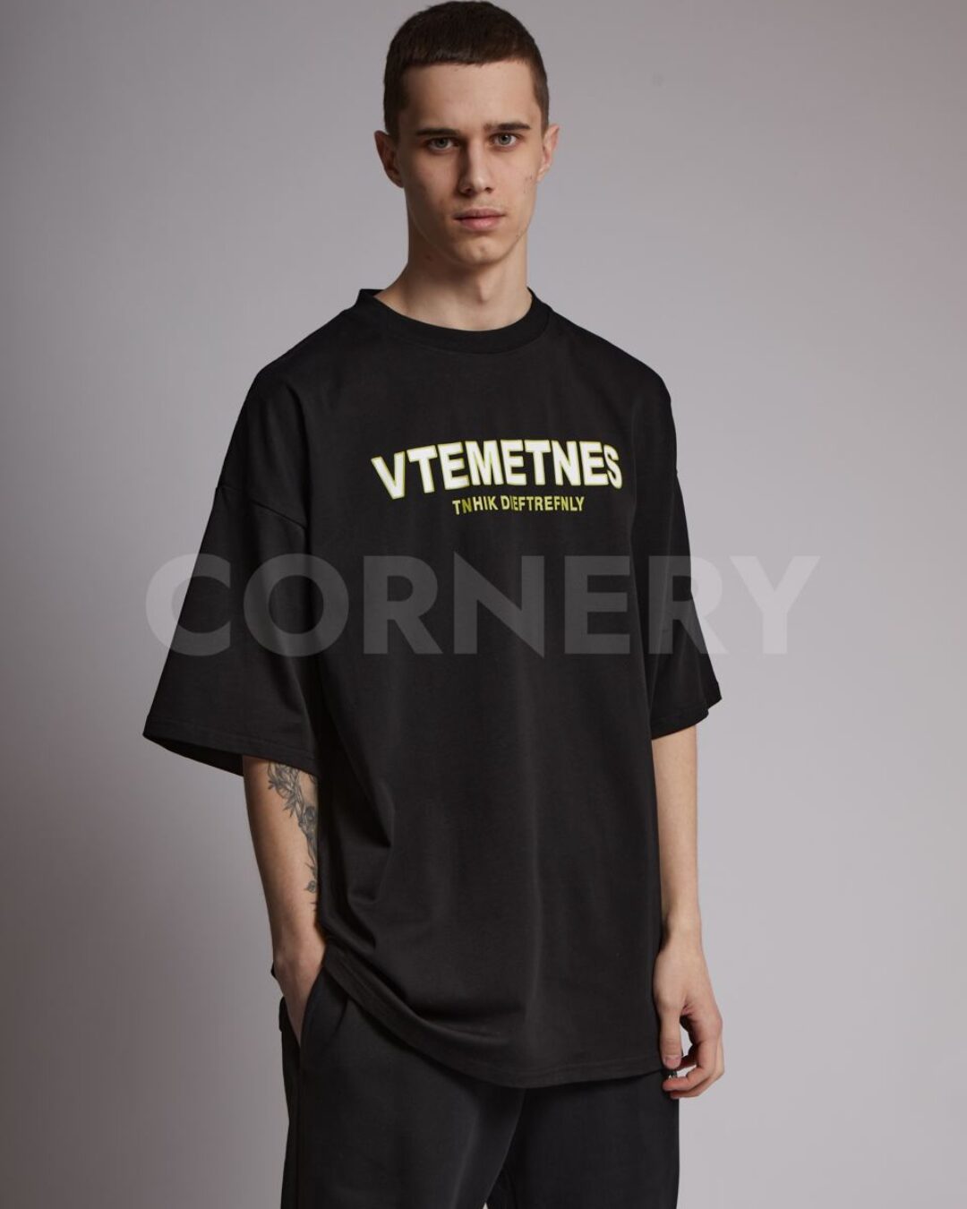 Футболка Vetements Think Dieftrefnly