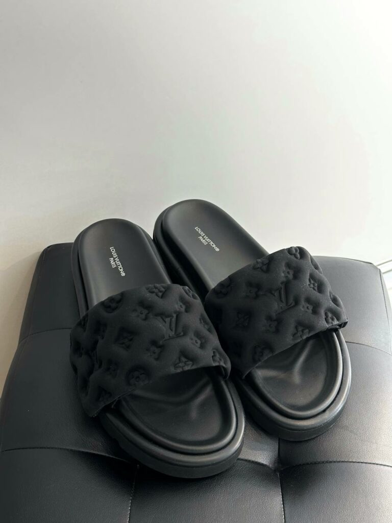 Тапки Louis Vuitton