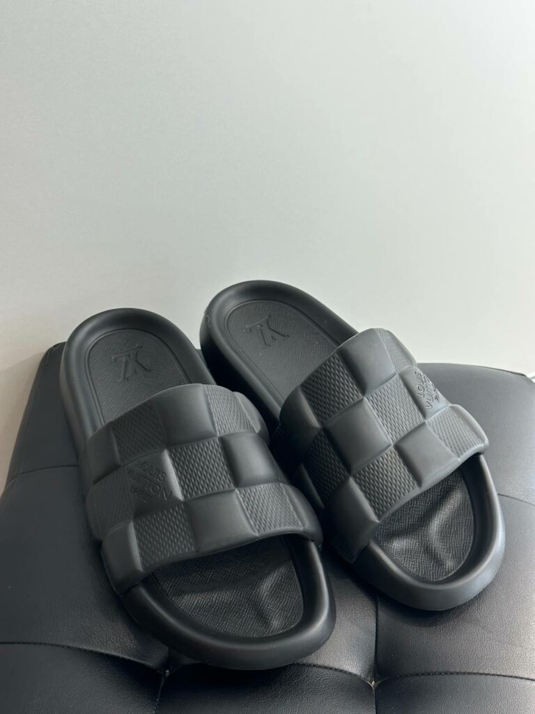 Тапки Louis Vuitton