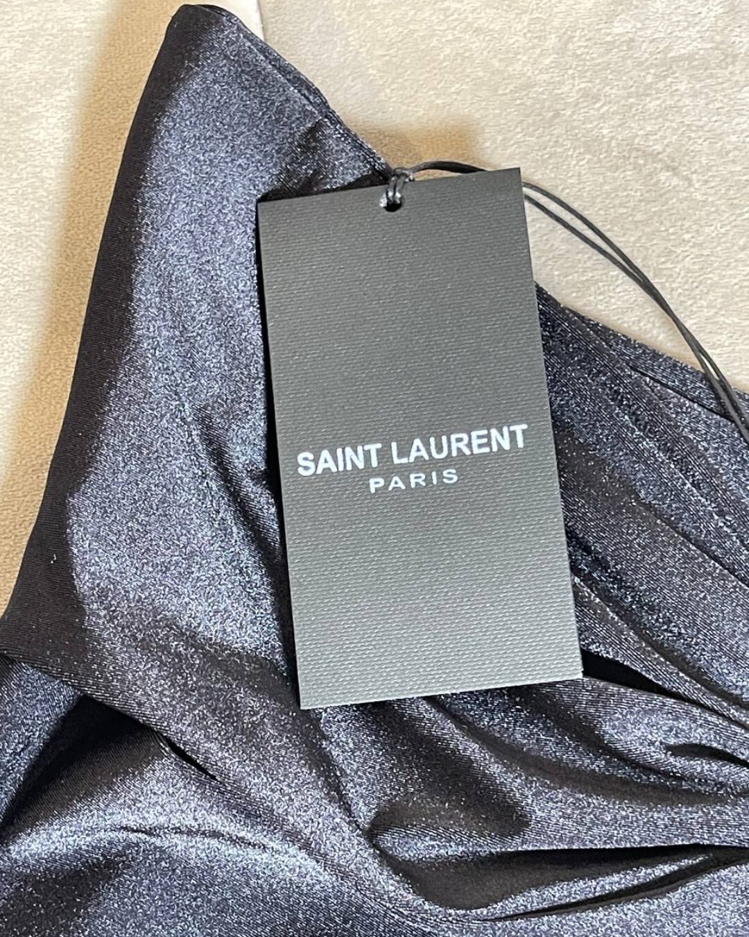 Топ Yves Saint Laurent