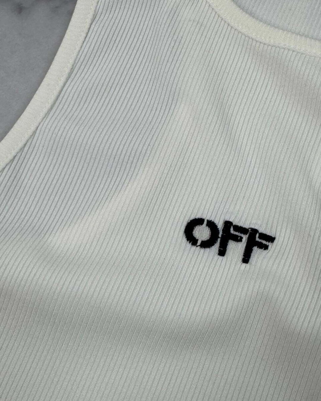 Топ Off White