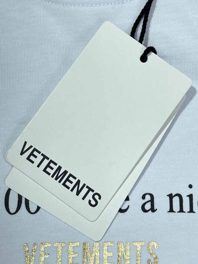 Футболка Vetements