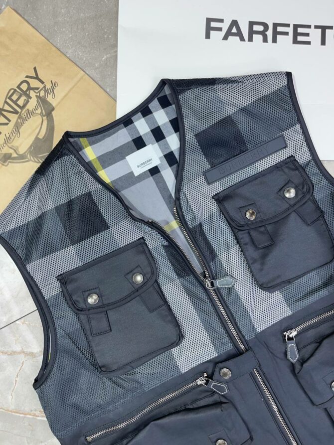 Жилет Burberry