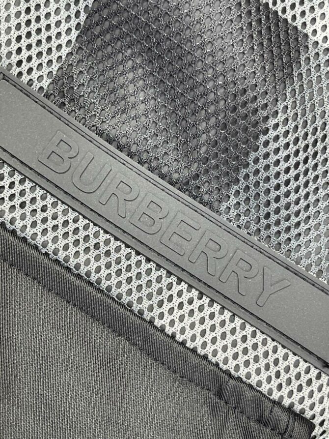 Жилет Burberry