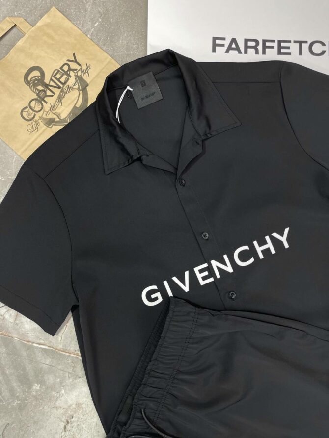 Костюм Givenchy