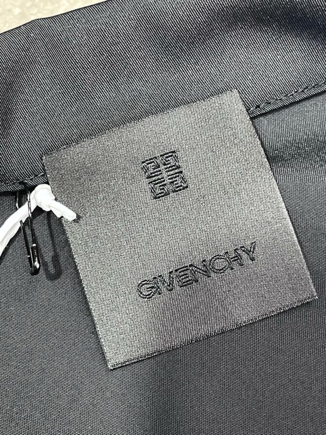 Костюм Givenchy