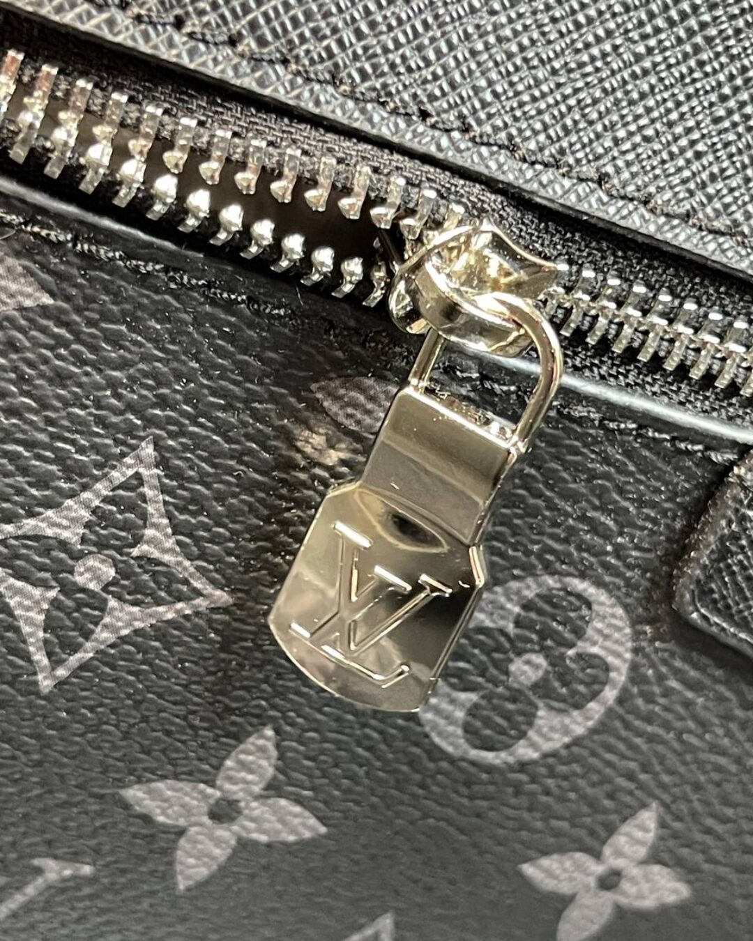 Сумка Louis Vuitton Outdoor — фото 3