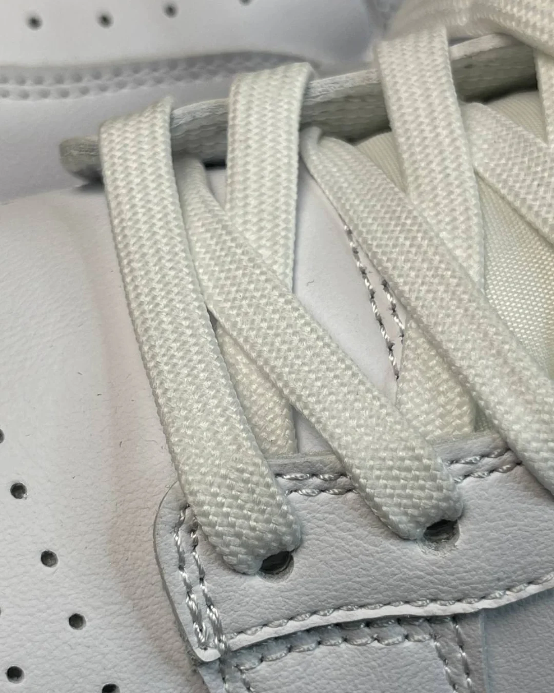 Кеды Nike Dunk Low Triple White — фото 9